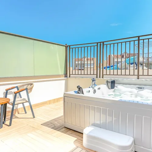 superior-suit-rooms-jacuzzi-1